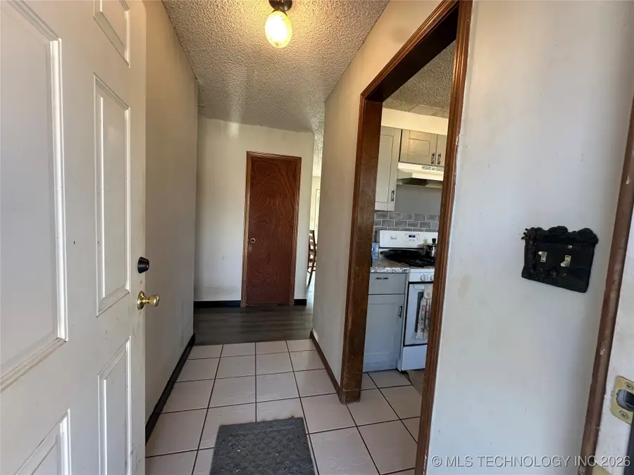 710 W Mary Lynn Drive, Sapulpa, OK 74066 - #2