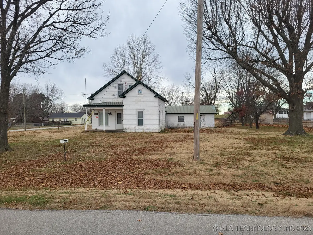 215 N Saint Louis, Welch, OK 74369 - Image #1