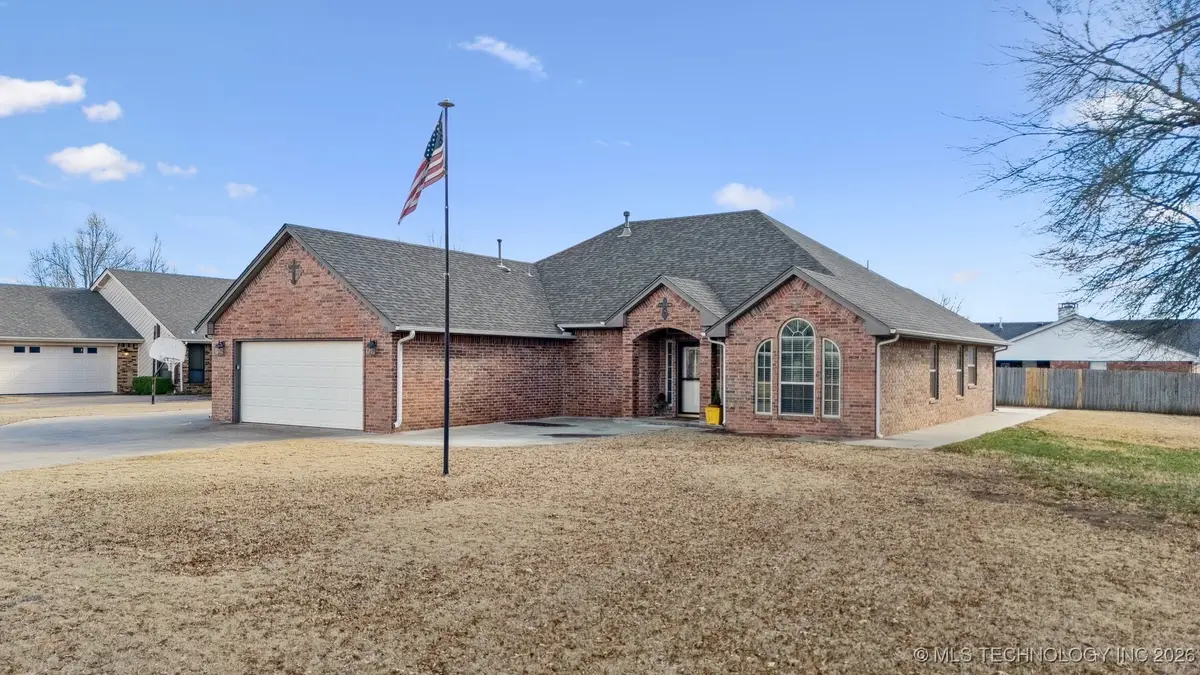 911 E 14th Street, Cushing, OK 74023 - #1
