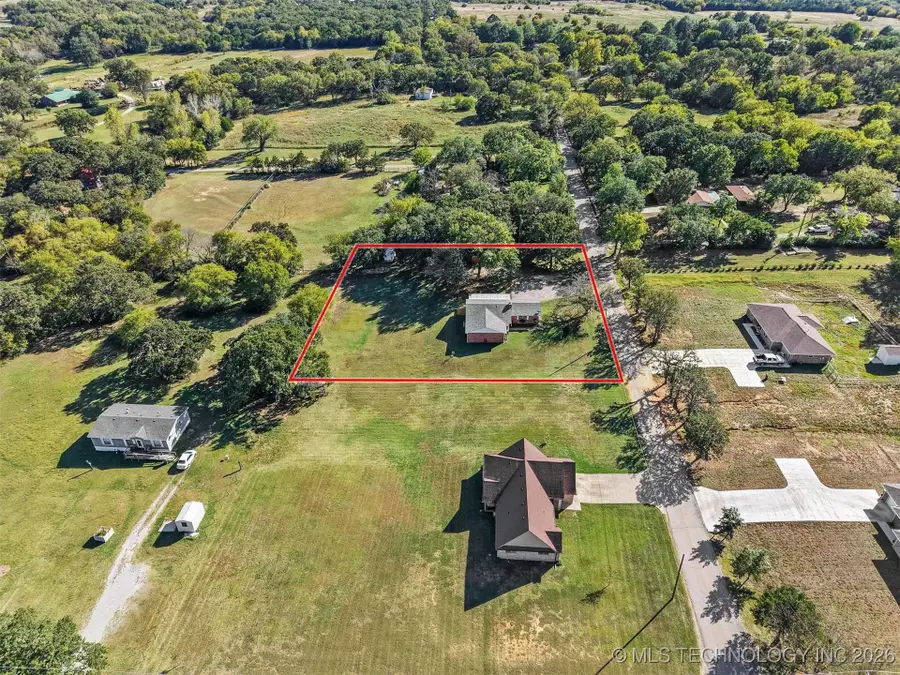 910 E Springdale Loop, Ardmore, OK 73401 - #2