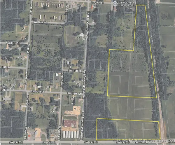 15th Street, Wagoner, OK 74467