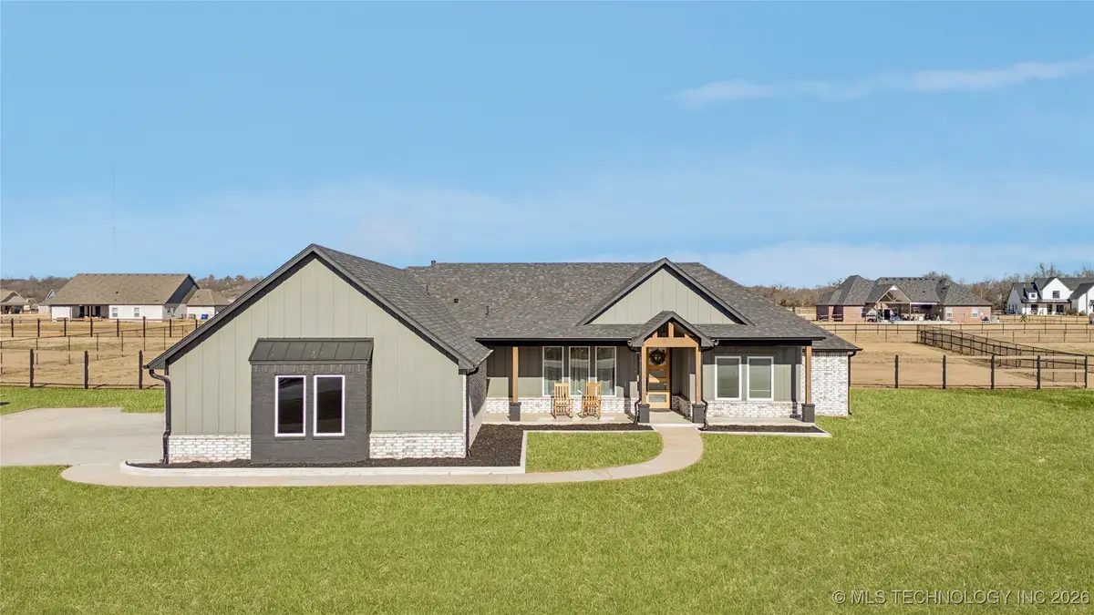 29517 E 105th Street S, Coweta, OK 74429 - Image #1