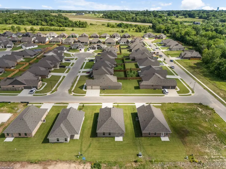 10788 S 274th East Avenue, Coweta, OK 74014 - Image #2