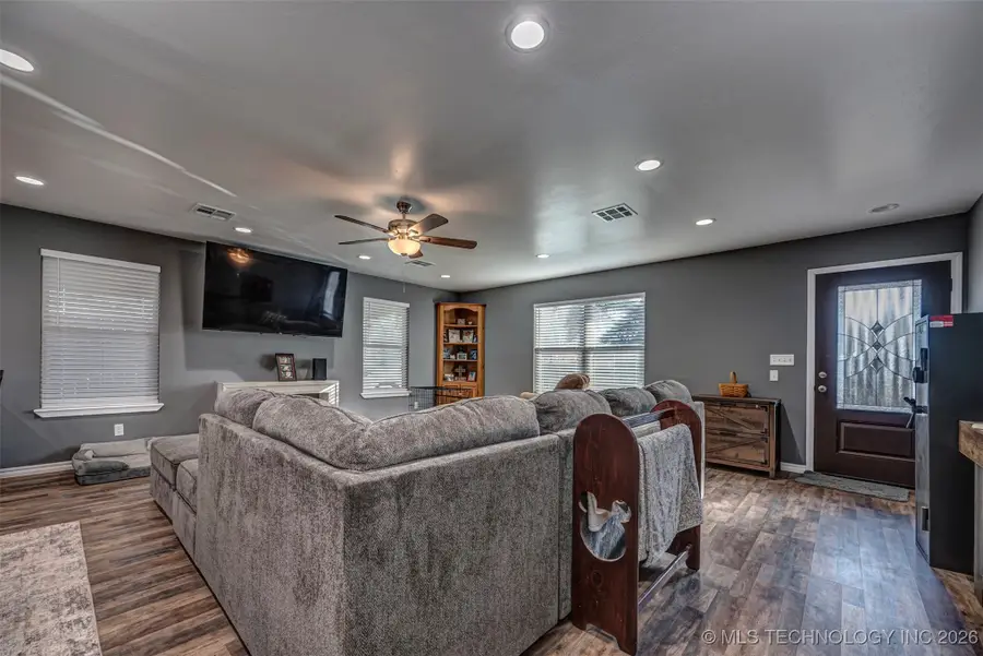 604 E Broadway, Allen, OK 74825 - Image #3