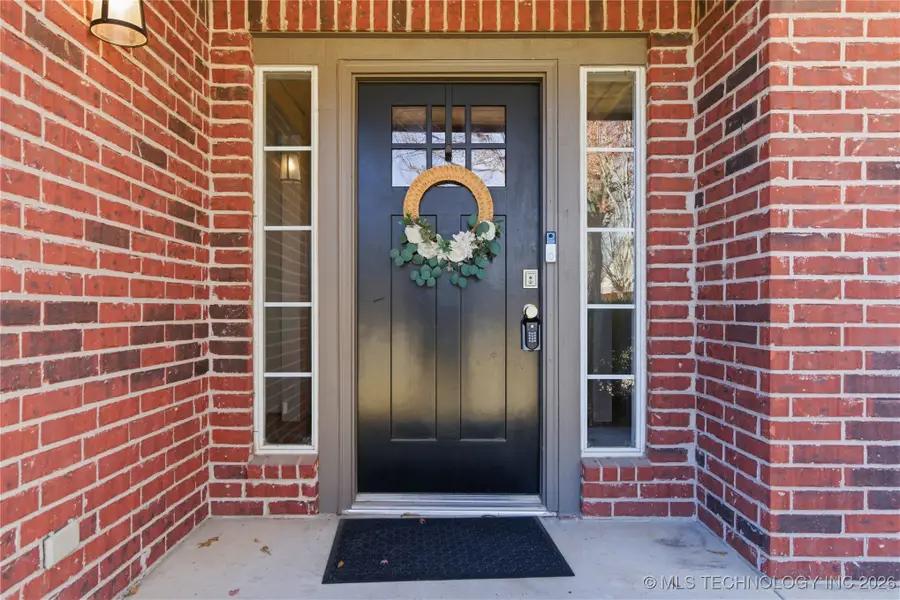 9208 N 103rd East Place, Owasso, OK 74055 - Image #2