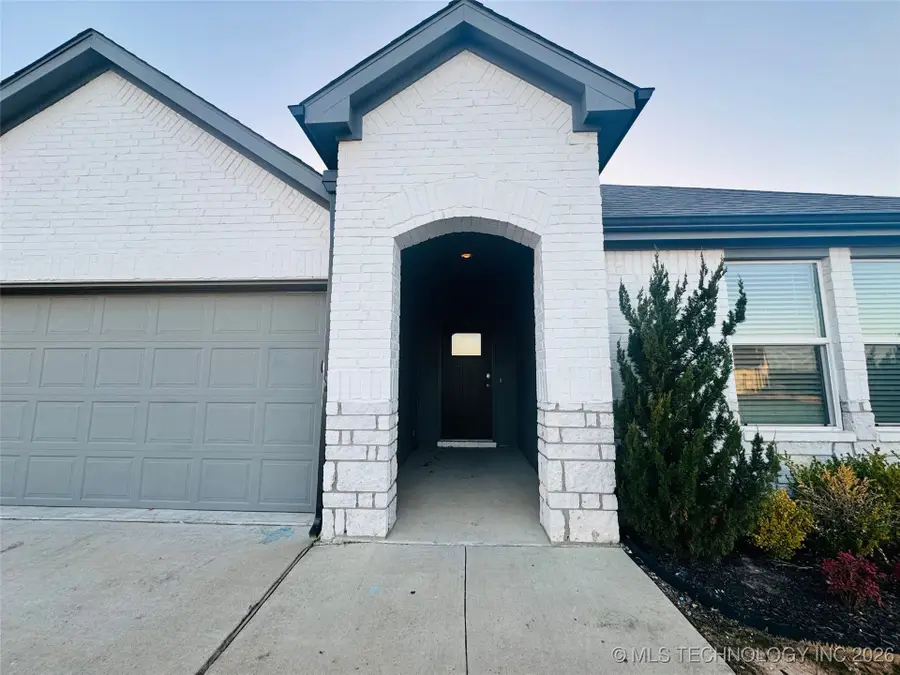 11424 S 282nd East Avenue S, Coweta, OK 74429 - Image #2