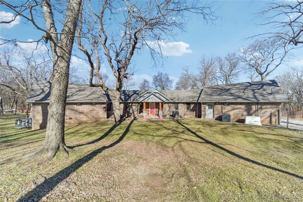 1701 N Hopi Street, Chouteau, OK 74337 - Image #1