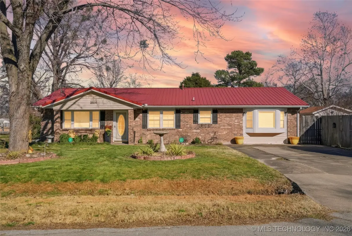 1004 SW 5th Street, Wagoner, OK 74467 - Image #1