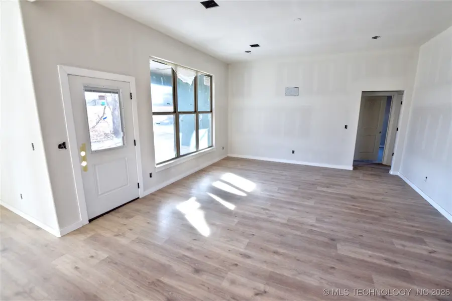 18864 W Hunters Court, Park Hill, OK 74451 - Image #2