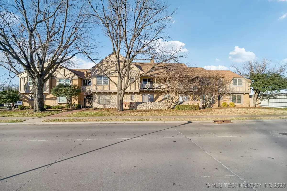 1107 E 45th Place #15, Tulsa, OK 74105 - Image #1