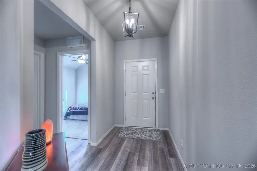 13816 S Iroquois Avenue E, Glenpool, OK 74033 - Image #3