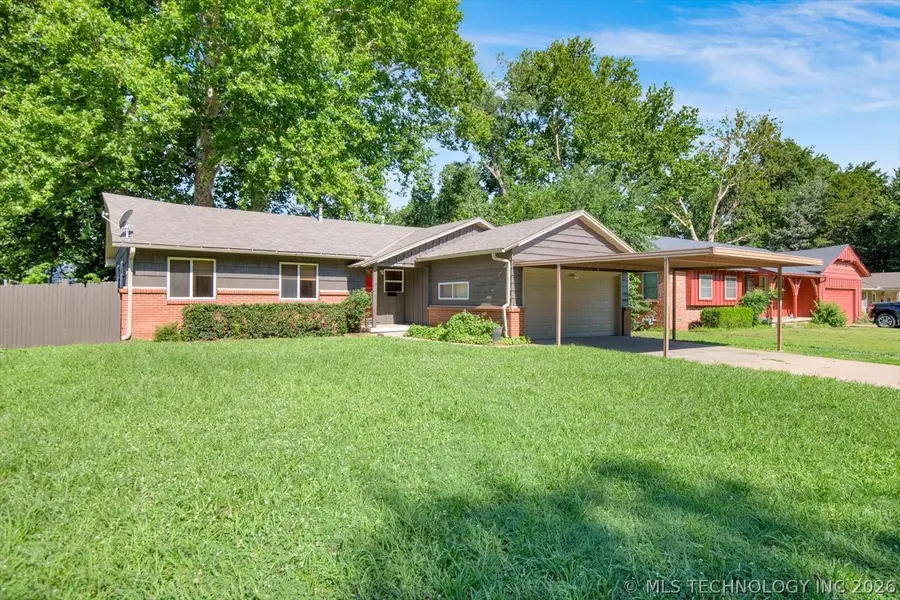 421 Yale Drive, Bartlesville, OK 74006 - #2