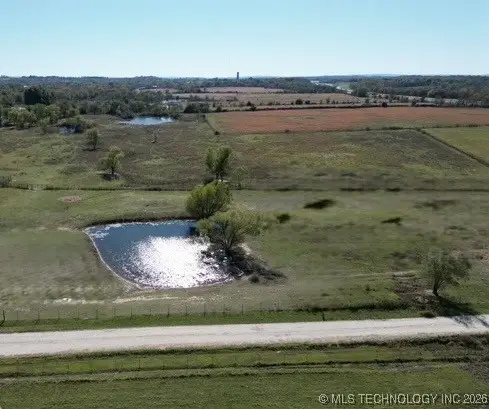 8 E 1100 Road, Checotah, OK 74426