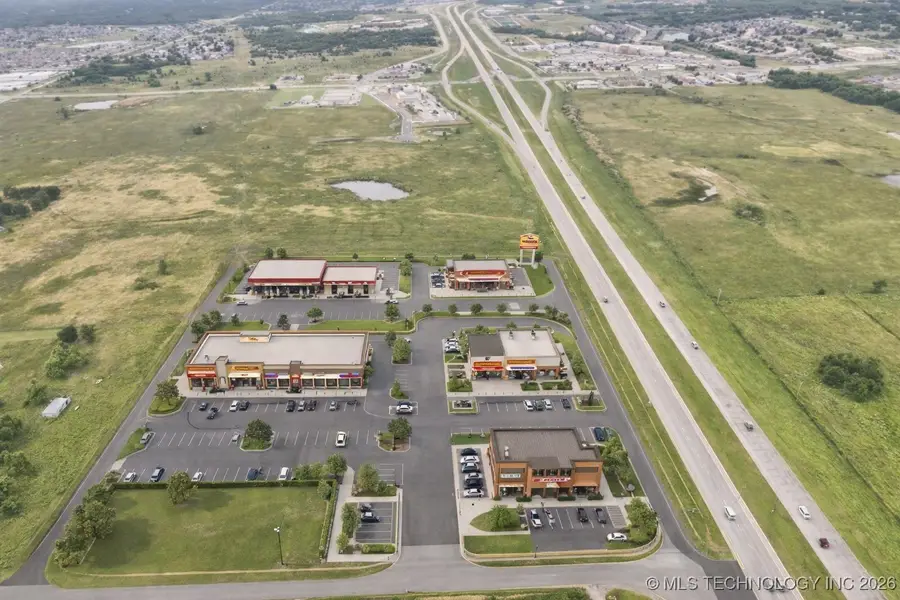 13812 E 122nd Street N, Collinsville, OK 74021 - #2