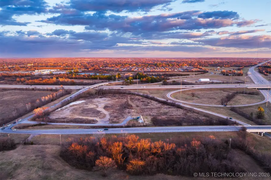 7911 S 209th East Avenue, Broken Arrow, OK 74014 - Image #2