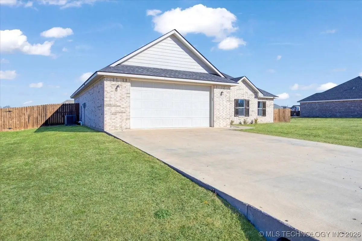 146 Bull Run, Calera, OK 74730 - Image #1