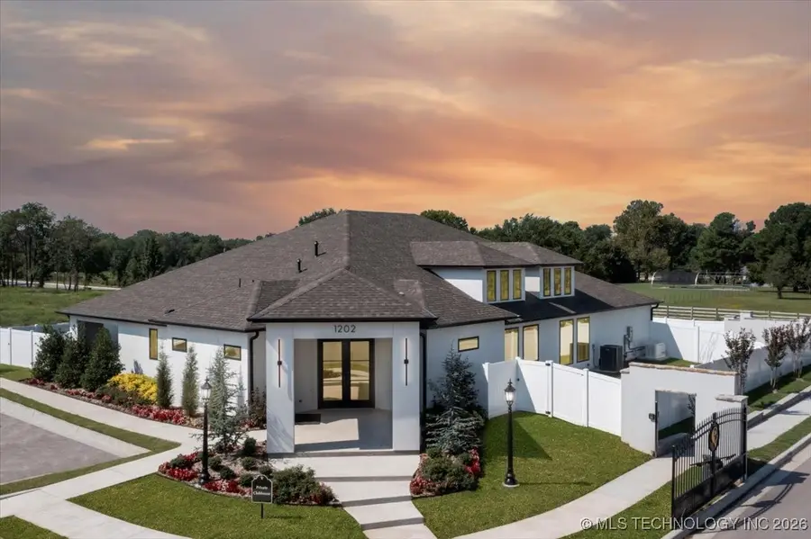 7220 E Norman Street, Broken Arrow, OK 74014 - Image #2