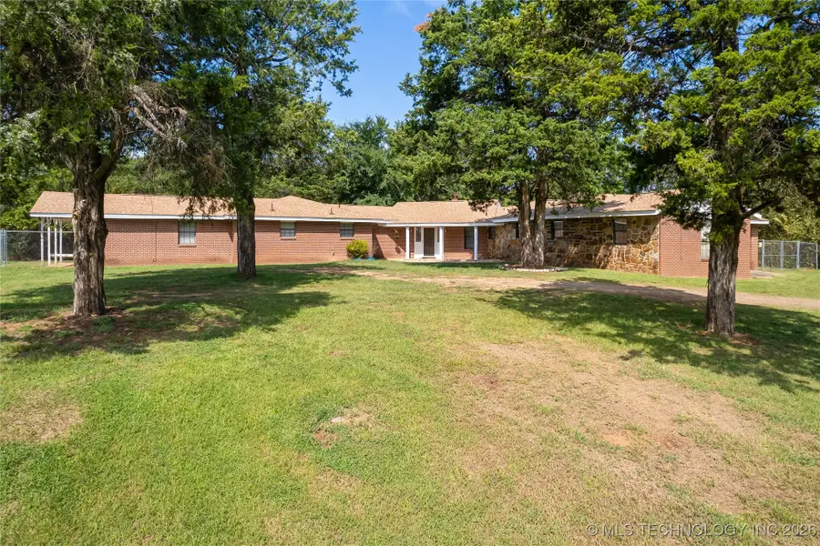 39827 Morris Creek Road, Howe, OK 74940 - Image #2