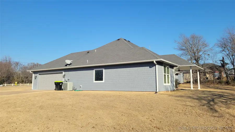 2407 E 18th, Ada, OK 74820 - Image #3