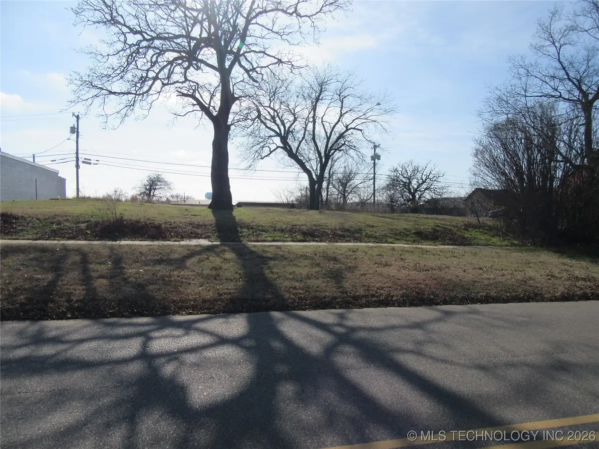 220 W Washington, McAlester, OK 74501 - #1