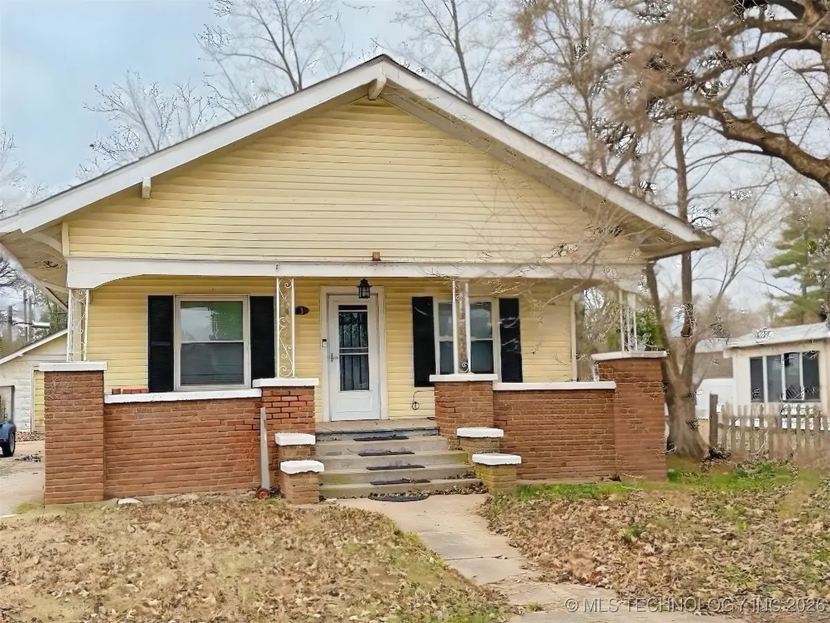 703 E Grand Avenue N, Tonkawa, OK 74653 - #1