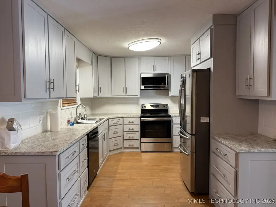 908 Colonial, Pryor, OK 74361 - Image #3