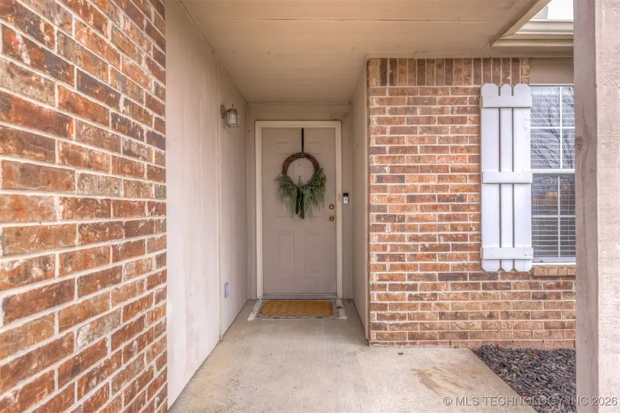 11827 Valley Avenue, Collinsville, OK 74021 - Image #2