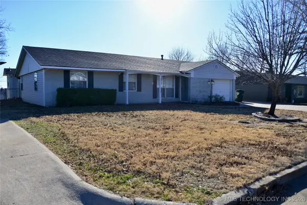 1215 Wade Wells Drive, Henryetta, OK 74437