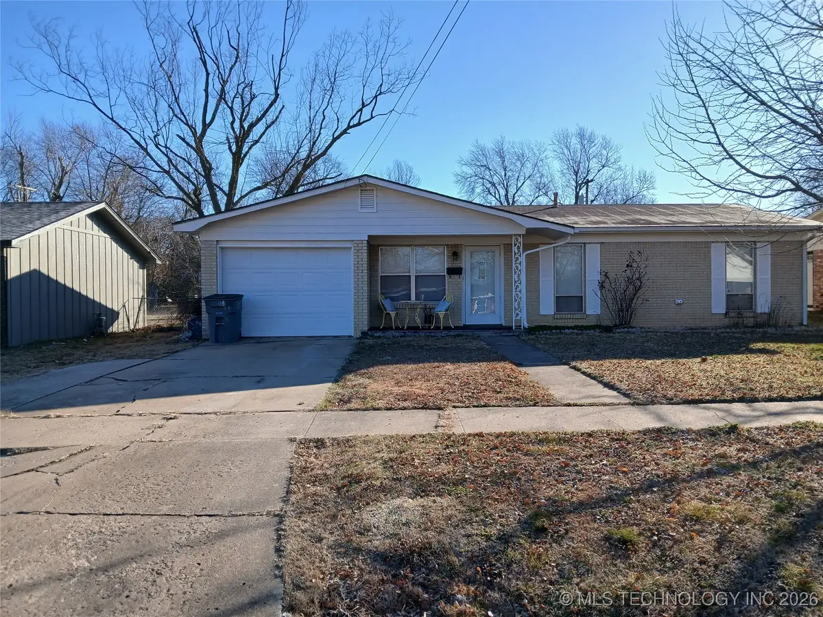 504 N Washington Avenue, Wagoner, OK 74467 - #1