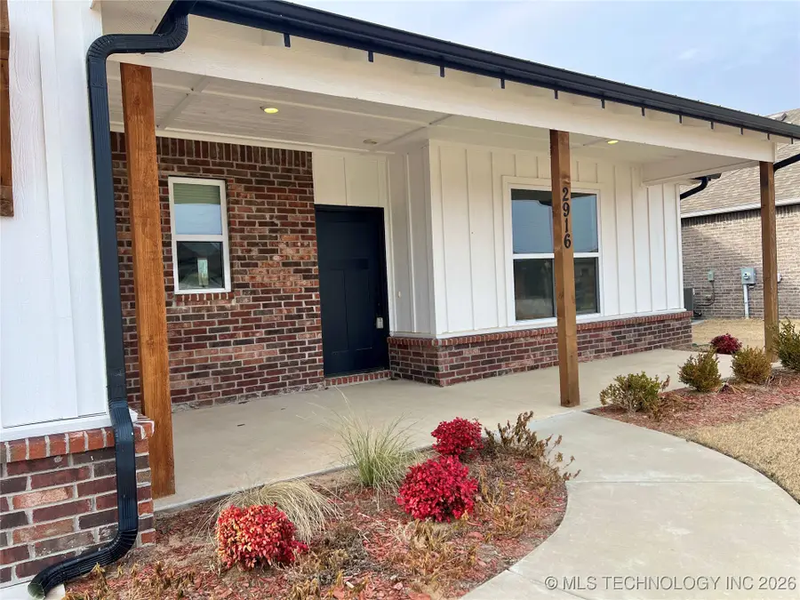 2916 S 8th Street, Broken Arrow, OK 74012 - Image #2