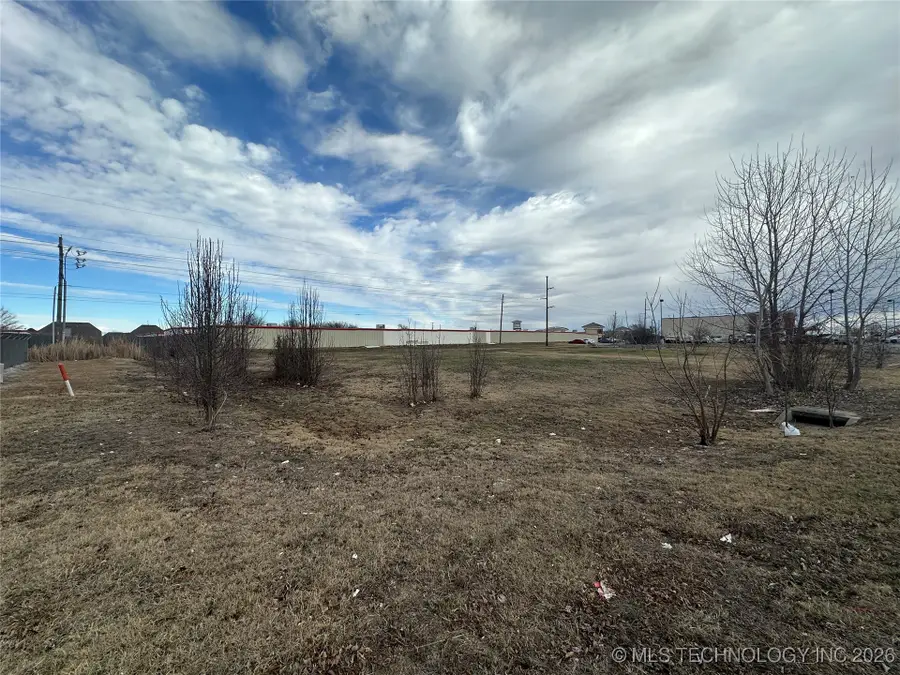 800 E Hillside Drive, Broken Arrow, OK 74012 - Image #3