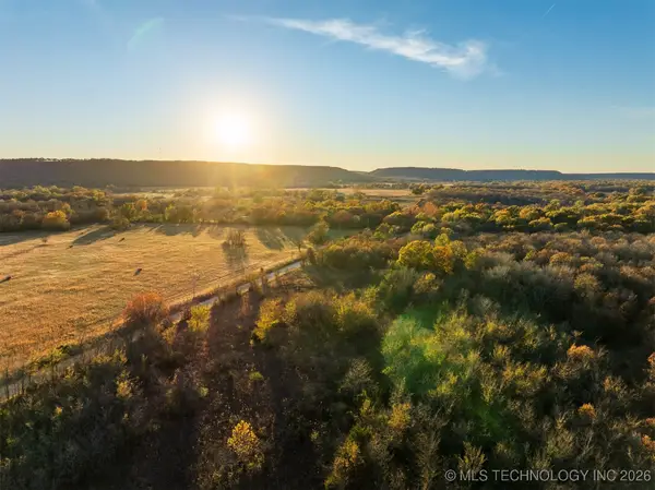 1 E 1020 Road, Warner, OK 74469