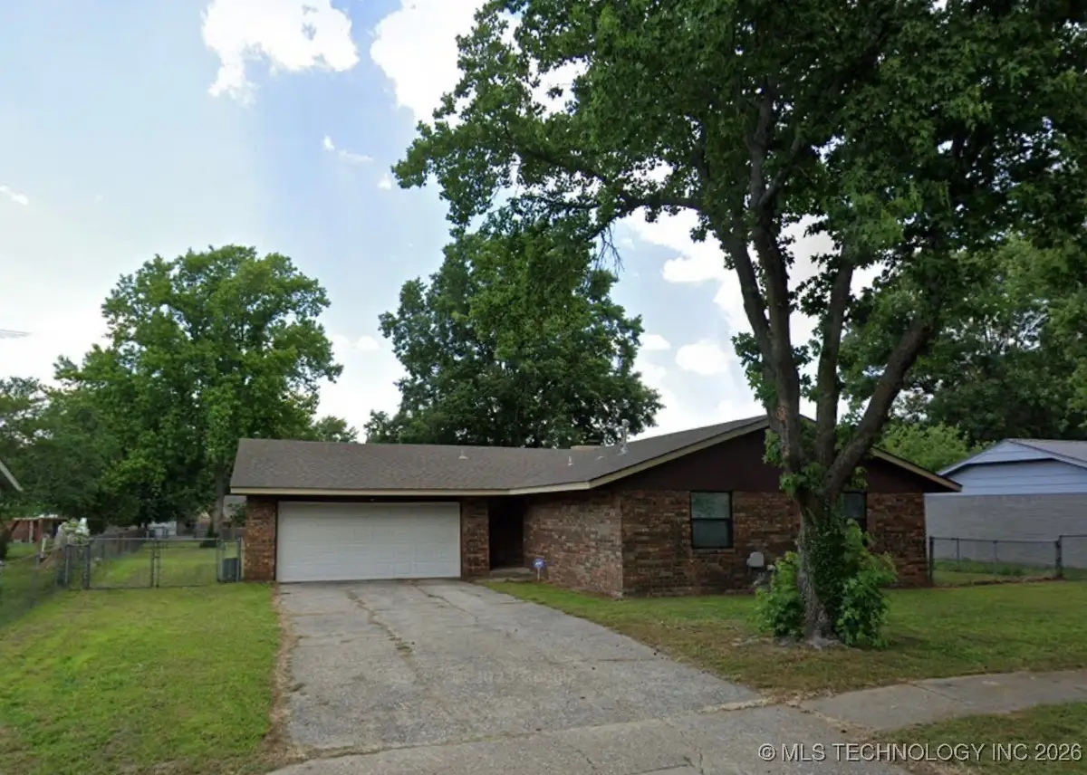 1816 Surrey Drive, Pryor, OK 74361 - Image #1