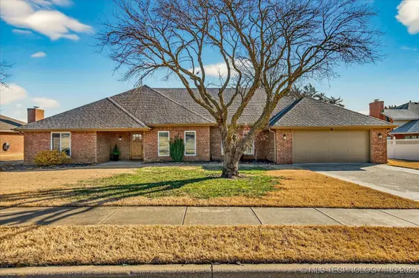 2924 Claremont Drive, Bartlesville, OK 74006