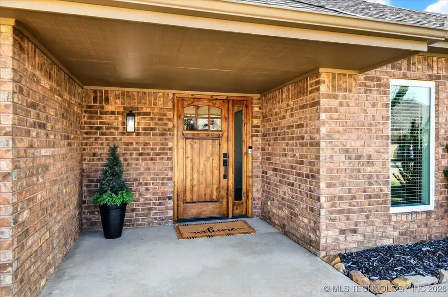 2924 Claremont Drive, Bartlesville, OK 74006 - Image #3