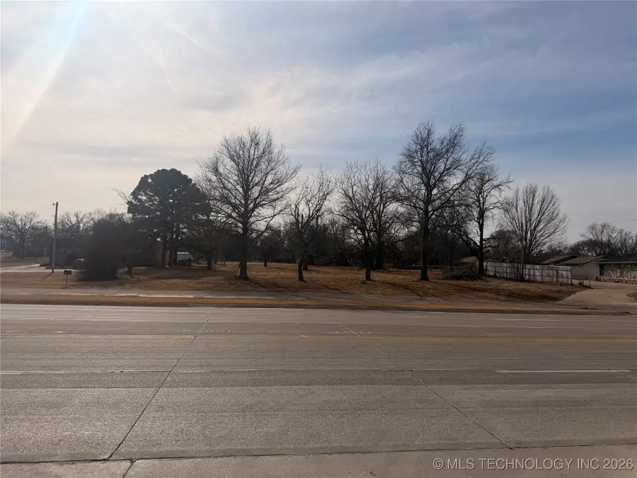 2807 Arlington Street, Ada, OK 74820 - Image #2