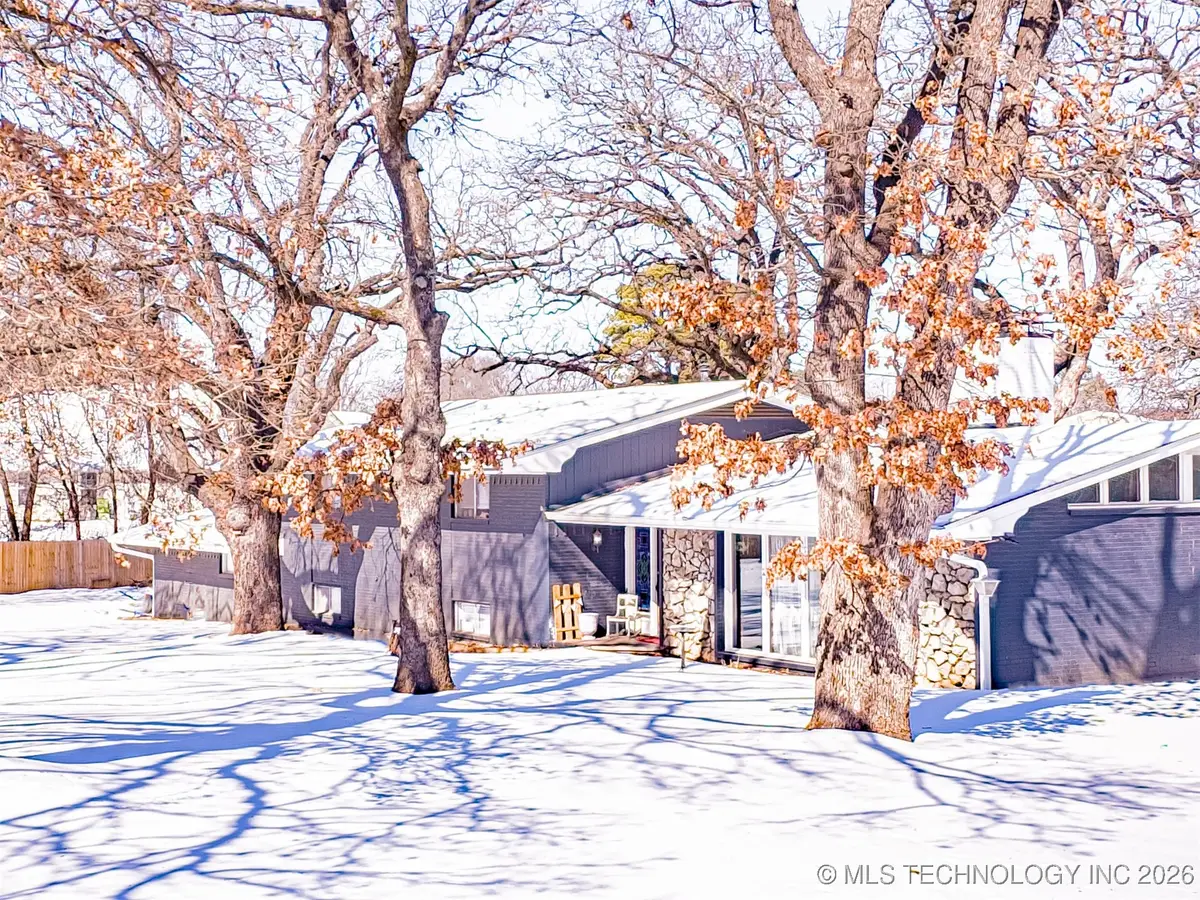 907 N 10th Avenue, Durant, OK 74701 - Image #1