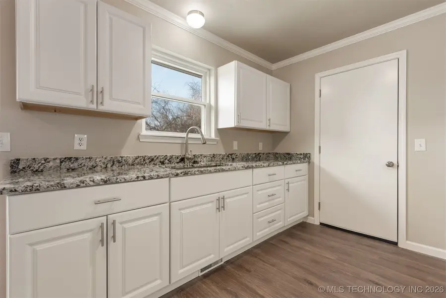 218 S 163rd East Avenue, Tulsa, OK 74108 - Image #2