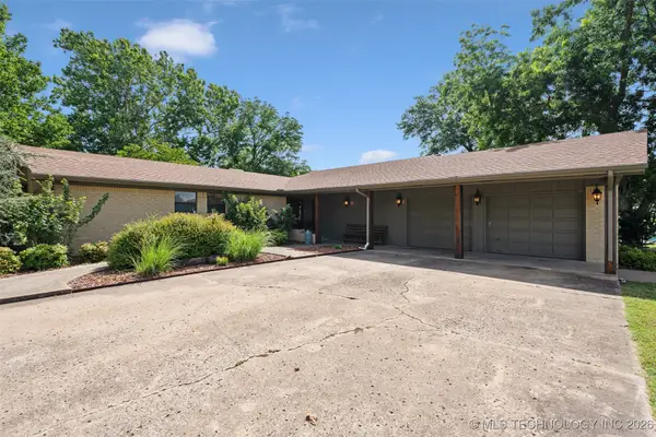 1561 E Country Club Drive, Vinita, OK 74301