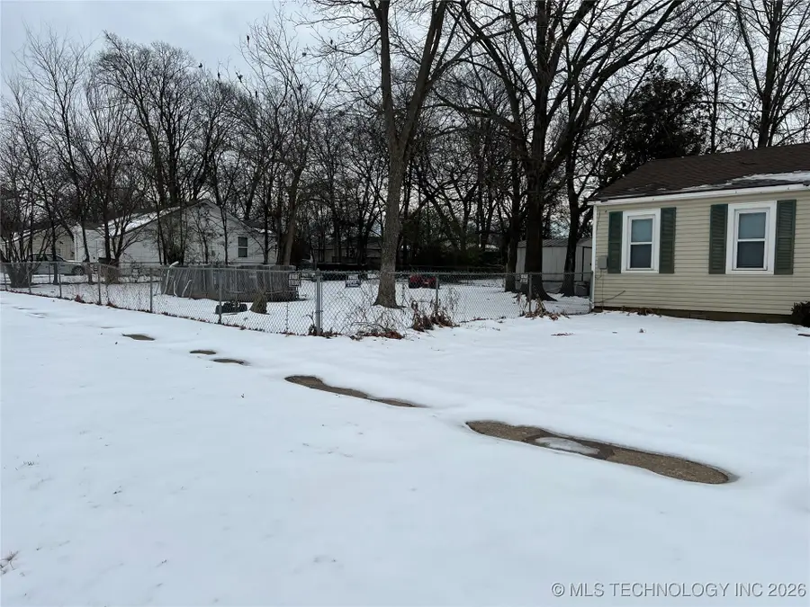 900 SE 7th Street, Wagoner, OK 74467 - #3