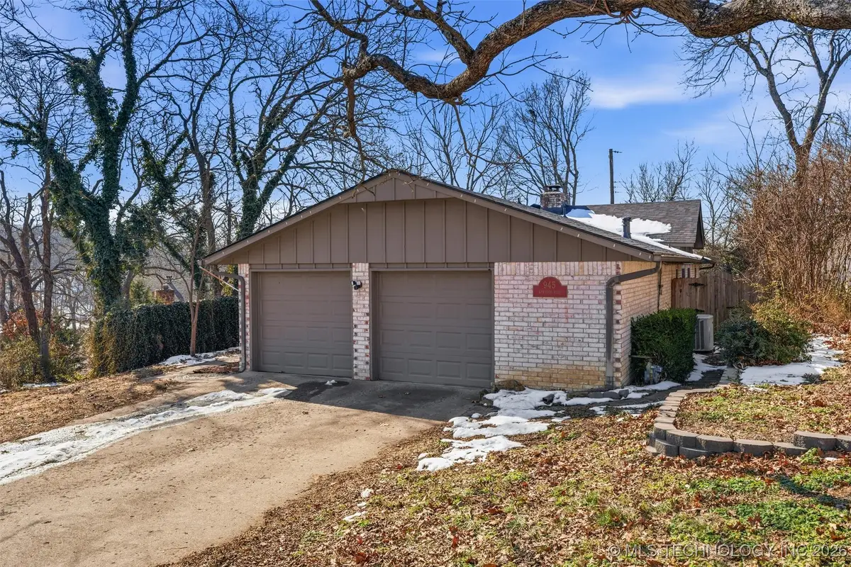 945 Kenwood Road, Bartlesville, OK 74006 - #1