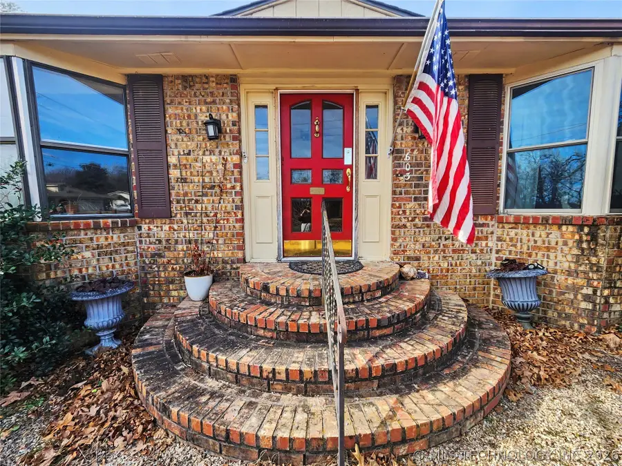 603 N Cedar Avenue, Tahlequah, OK 74464 - #2