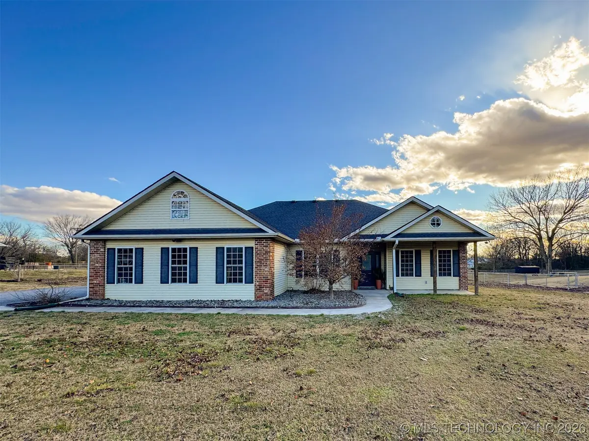 16929 W 736 Road, Tahlequah, OK 74464 - Image #1