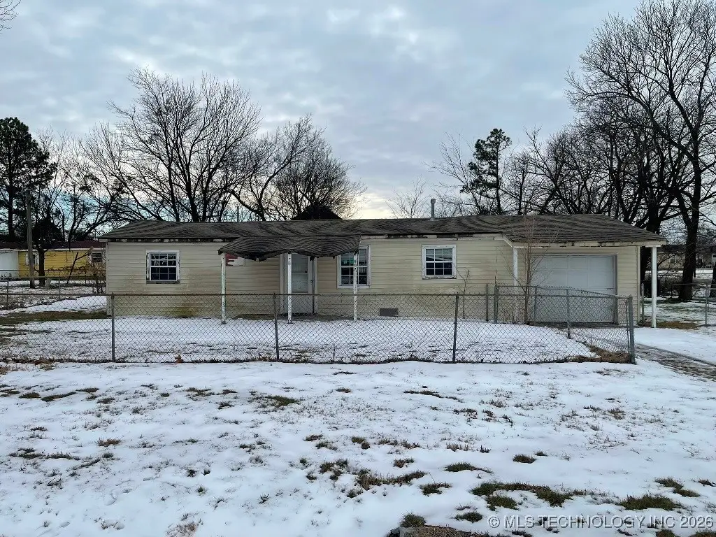 807 NW 3rd Street, Wagoner, OK 74467 - Image #1