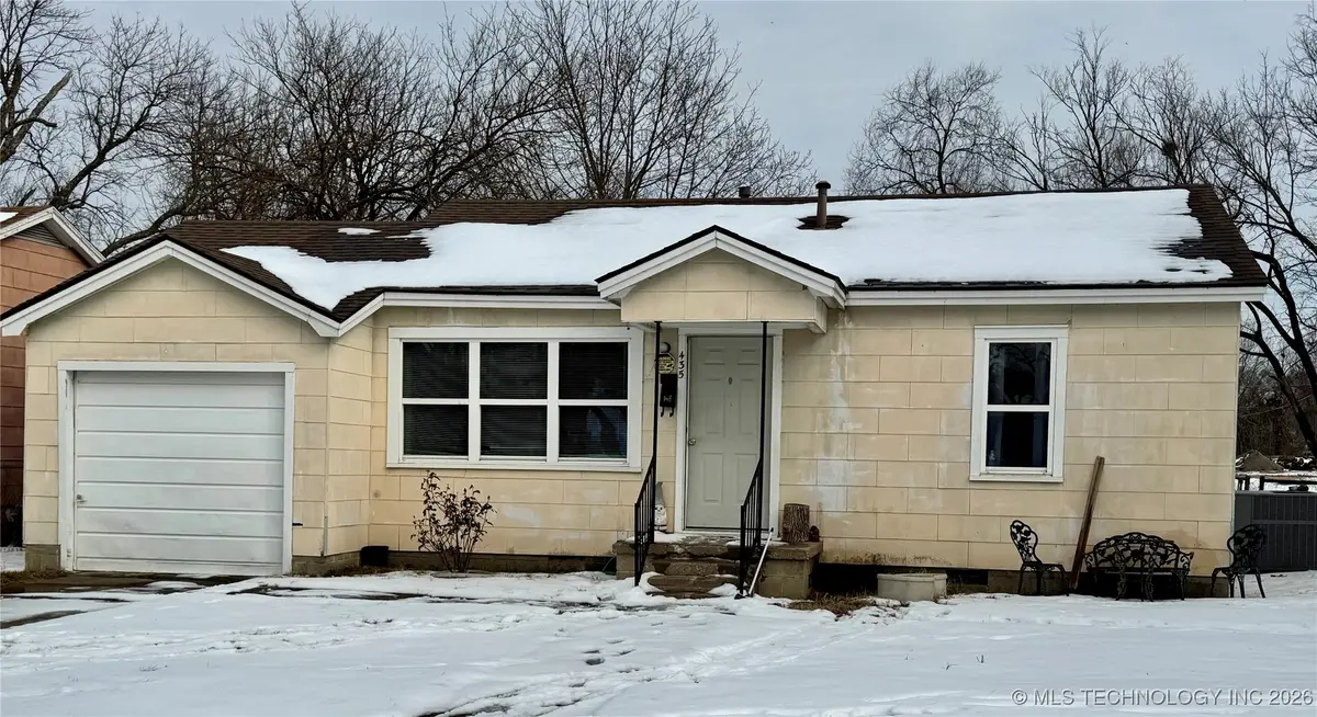 435 S Maple Street, Nowata, OK 74048 - Image #1
