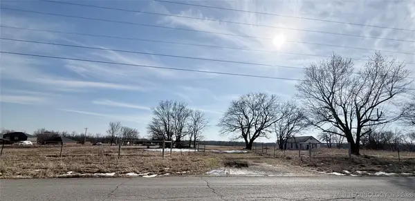 W Oak Street, Skiatook, OK 74070