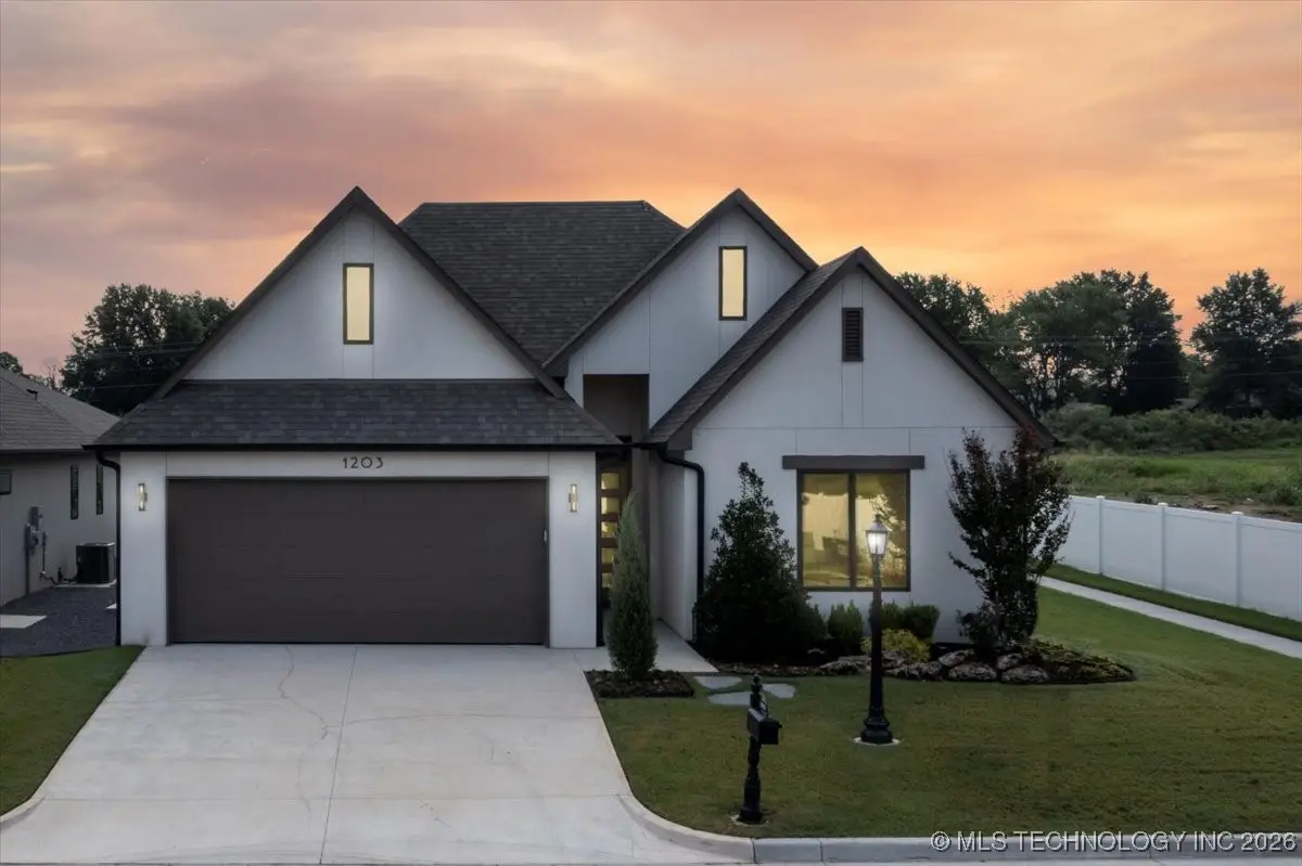 1203 N 71st Place, Broken Arrow, OK 74014 - Image #1