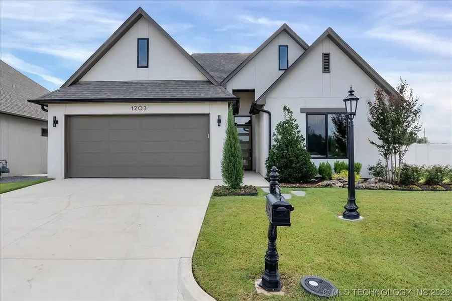 1203 N 71st Place, Broken Arrow, OK 74014 - Image #2