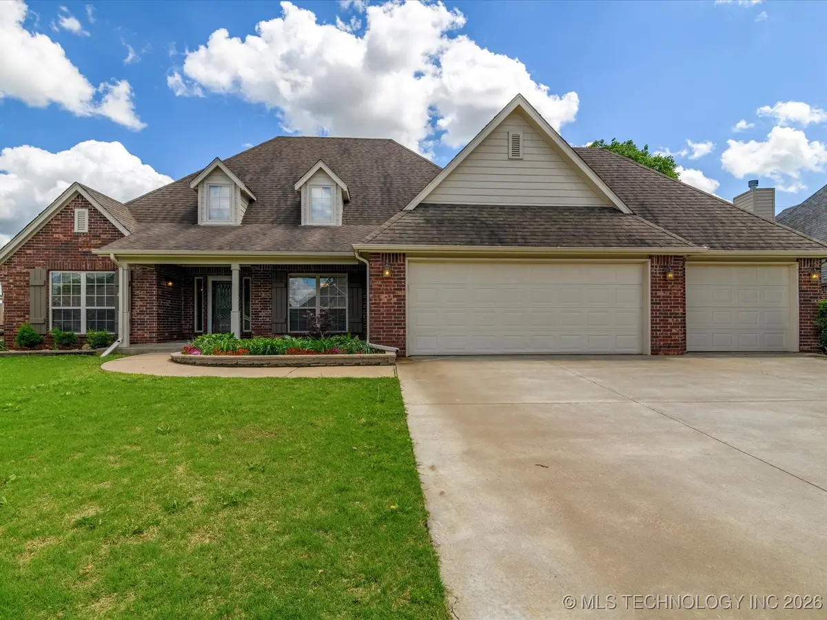 5817 Woodland Road, Bartlesville, OK 74006 - Image #1