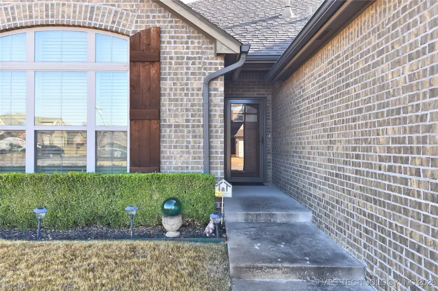 13503 S Oak Court, Glenpool, OK 74033 - Image #2